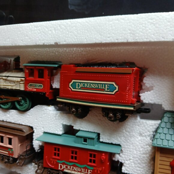 Dickensville Collectables Christmas Train Set - Vintage - Picture 8 of 8